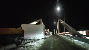Nowakowo. Na moście obrotowym prowadzone są już prace naprawcze nawierzchni. Wideo 