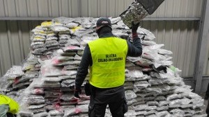 Zamiast paneli podłogowych narkotyki. KAS zatrzymała kontener z marihuaną.