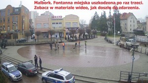 Czwarte uszkodzenie fontanny w Malborku. Incydent z udziałem ambulansu 