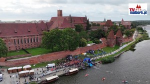 Castle Triathlon Malbork 2026 wystartował! Jubileuszowa edycja przyciągnęła ponad 2500 zawodników. Wideo i zdjęcia