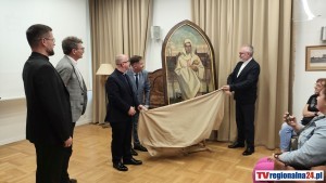 Po ponad 80. latach wrócił do Malborka. Odnaleziony obraz Matki Boskiej Malborskiej już w muzeum. Wideo i zdjęcia