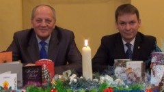 ŻYCZENIA ŚWIĄTECZNE BURMISTRZA MIASTA I GMINY SZTUM LESZKA TABORA I PRZEWODNICZĄCEGO CZESŁAWA OLEKSIAKA–24.12.2014