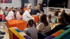Powiat sztumski. Bezpieczne ferie – spotkanie dzieci z policjantami.