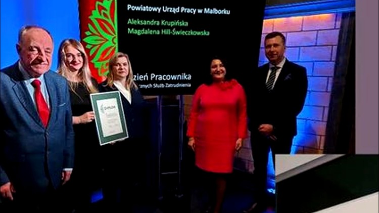 Malbork. Pracownice Powiatowego Urzędu Pracy wyróżnione za osiągnięcia zawodowe w 2022 r.