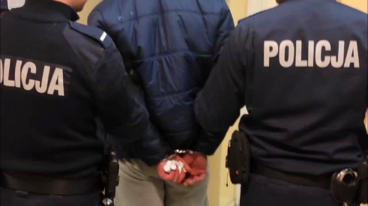 Dzierzgoń. Za posiadanie narkotyków mężczyźnie grozi do 3 lat więzienia.…
