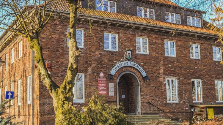 Nowy Dwór Gdański. Rozpoczęła się przebudowa budynku Starostwa Powiatowego.