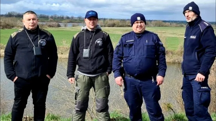 Powiat sztumski. Policjanci i Straż Rybacka kontrolują wędkarzy.