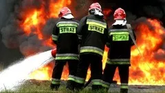 Pożar traw i sadz w kominie – raport sztumskich służb mundurowych.