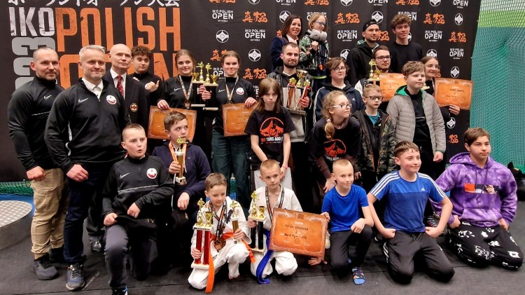 Malbork. 15 medali Klubu Kyokushin Karate podczas zawodów Polish Open w Ostródzie.