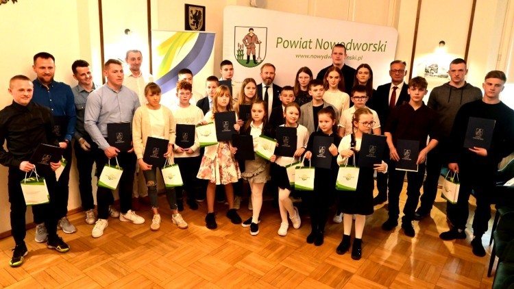 Nowy Dwór Gdański. Wręczono Nagrody Sportowe 2022.