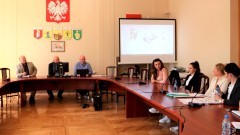 Powiat sztumski. Spotkanie Powiatowego Zespołu Zarządzania Kryzysowego w sprawie zagrożenia ptasią grypą.