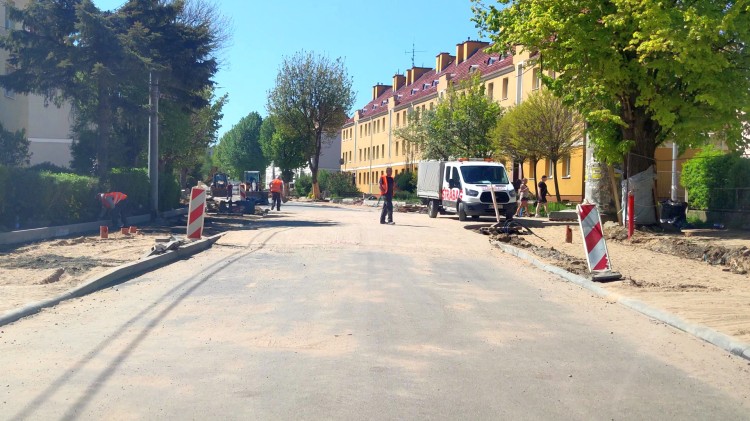 Malbork. Remont ul. Nowowiejskiego już na ukończeniu - zobacz wideo 11.05.2023