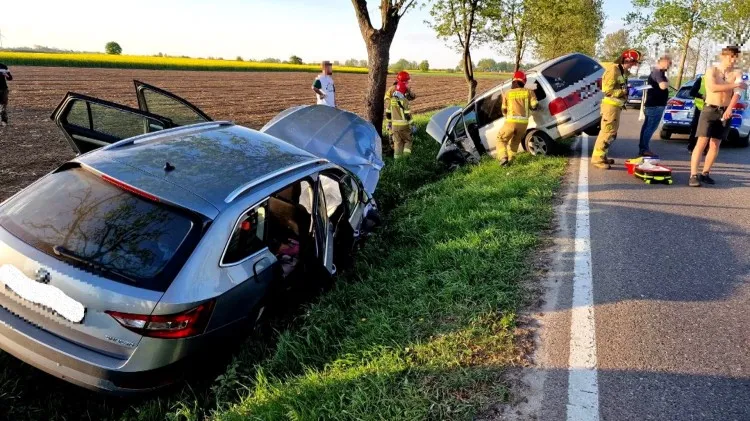 DK55. Jedna osoba ranna w zderzeniu dwóch osobówek w Chlebówce.