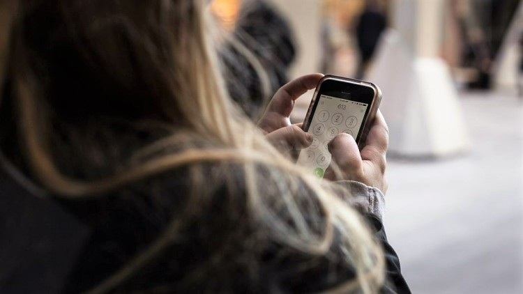 Szlaban na social media dla niepełnoletnich. Polacy są za. Eksperci mówią o potrzebie uregulowania prawnego