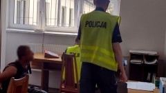 Malbork. Mając ponad 2,5 promila uszkodził auto i oddalił się z miejsca zdarzenia.