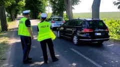 Powiat sztumski. Uciekali przed policją skradzionym samochodem.