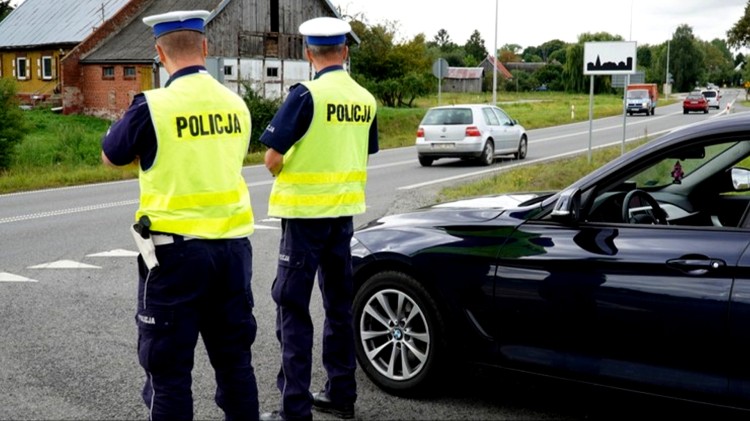 Powiat nowodworski. Prowadził samochód bez prawa jazdy i po spożyciu alkoholu.