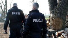 Malbork. Policjanci apelują - nie bądźmy obojętni na los osób bezdomnych i potrzebujących pomocy.