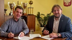 Sztutowo. Coraz bliżej do budowy cmentarza komunalnego – podpisano ważną umowę.