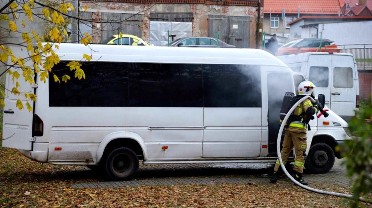 Pożar autobusu w Nowym Stawie – tygodniowy raport malborskich służb mundurowych.