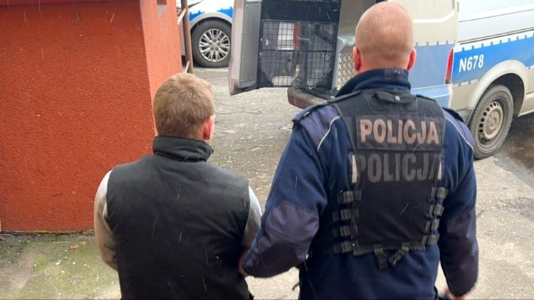 Powiat nowodworski. Był poszukiwany, prowadził pod wpływem narkotyków i miał zakaz prowadzenia pojazdów.