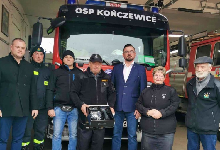 Gmina Miłoradz. Strażacy Ochotnicy z Kończewic otrzymali nowoczesną kamerę termowizyjną.