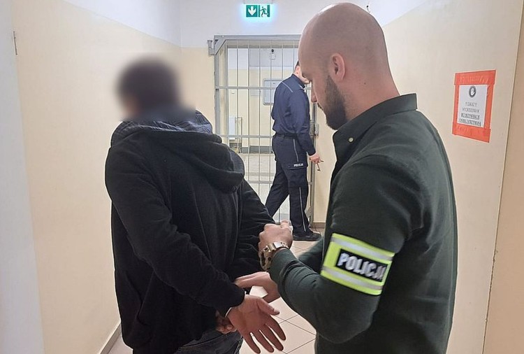 Malbork. Podczas kontroli drogowej drżały mu ręce i był pobudzony – kierowca był pod wpływem narkotyków.