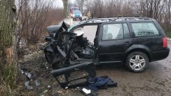 Powiat nowodworski. Mężczyzna zakleszczony w pojeździe po wypadku w Stawcu.