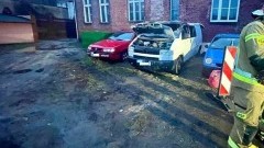 Pożar samochodu z mężczyzną w środku na ul. Poczty Gdańskiej – tygodniowy raport malborskich służb mundurowych.