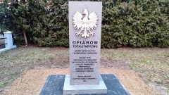 Malbork. Uroczyste odsłonięcie Pomnika Ofiar Totalitaryzmu Niemieckiego i Sowieckiego.