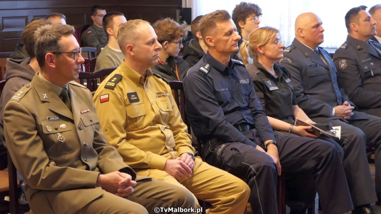 Malbork. Za mundurem panny sznurem ? rozpoczęła się kwalifikacja wojskowa.…