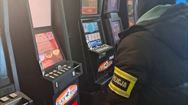 Powiat sztumski. Zabezpieczono nielegalne automaty do gier hazardowych…