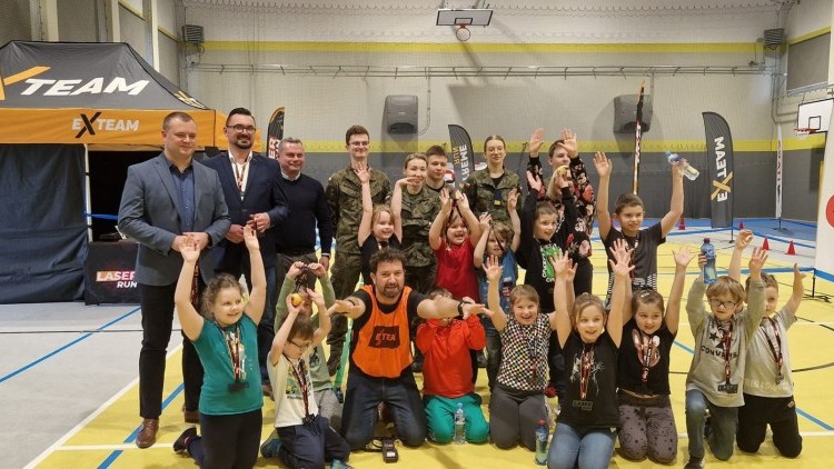Zawody Extreme Laser Run dla uczniów Zespołu Szkół i Przedszkola w Miłoradzu.