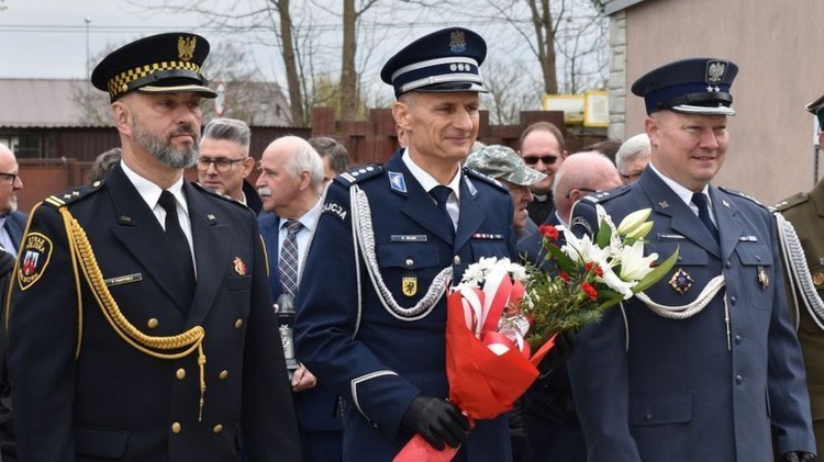 Malbork. Uroczystości upamiętniające Ofiary Zbrodni Katyńskiej z udziałem przedstawicieli służb mundurowych.