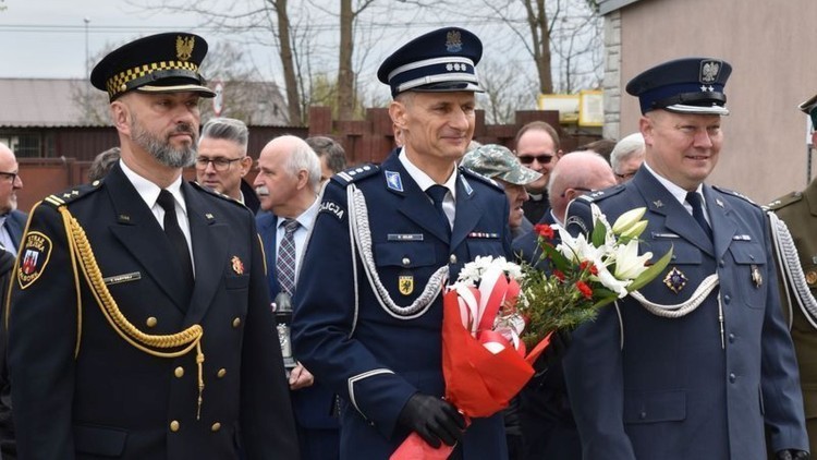 Malbork. Uroczystości upamiętniające Ofiary Zbrodni Katyńskiej z udziałem przedstawicieli służb mundurowych.