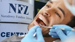 Fatalne dane z NFZ-u. Publiczna stomatologia stacza się. Coraz mniej lekarzy chce pracować dla Funduszu