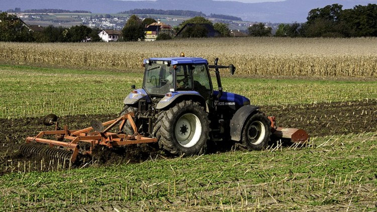 Powiat sztumski. Jechał ciągnikiem z podmienionymi tablicami rejestracyjnymi.…