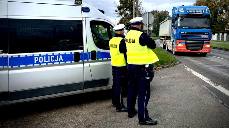 Malbork. Podsumowanie policyjnych działań Światła – zatrzymano 8. dowodów rejestracyjnych.