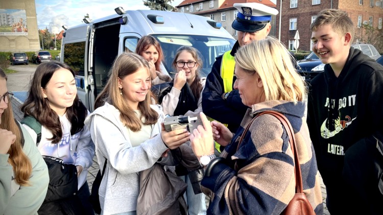 Uczniowie ze Starego Pola z wizytą w malborskiej komendzie.