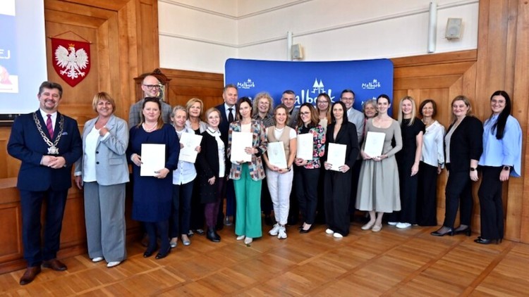 Malbork. Nagrody dla nauczycieli i dyrektorów z okazji Dnia Edukacji Narodowej.