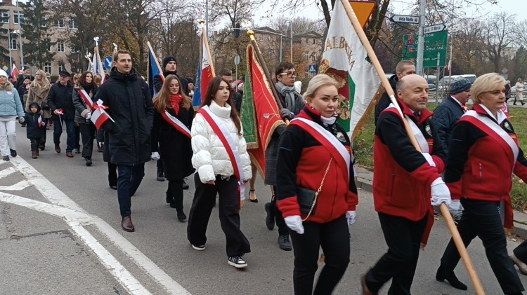 Malbork. Bądźmy dumni, że jesteśmy Polakami – Narodowe Święto Niepodległości. Wideo i zdjęcia – 11.11.2024