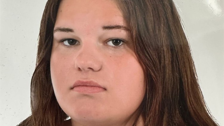 Malbork. Policjanci poszukują zaginionej 17-letniej Karoliny.