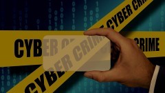 Uważajmy na zakupy w sieci – okres świąteczny sprzyja cyberoszustom.