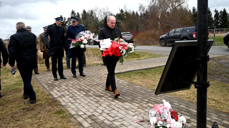Nowy Dwór Gdański. Hołd czołgistom - ofiarom stanu wojennego.