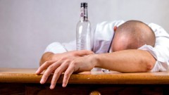 Renta alkoholowa – co to jest i kto może ją pobierać?