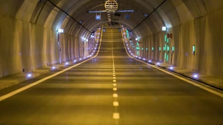 Nocne zamknięcie tunelu pod Martwą Wisłą