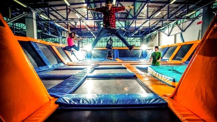 Poznaj świat nauki i odwiedź park trampolin z Gminą Malbork.