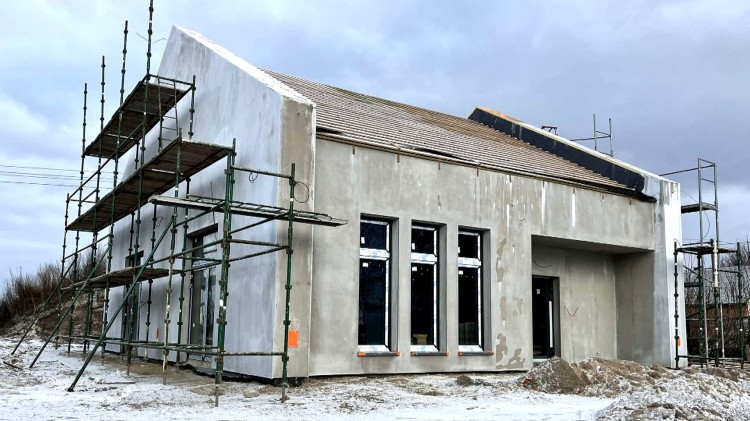 Mury pną się do góry - trwa budowa świetlic wiejskich w Chlebówce i Trępnowach.