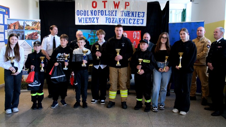 Młodzi strażacy z wiedzą i pasją – eliminacje powiatowe Ogólnopolskiego Turnieju Wiedzy Pożarniczej w Malborku.