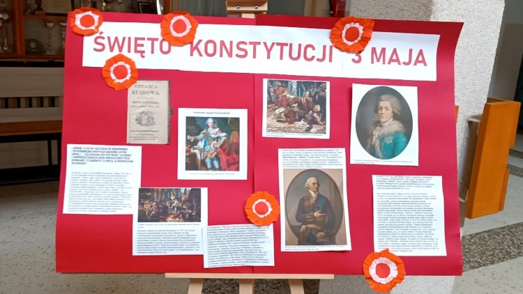 Uczniowie ZST w Malborku uczcili rocznicę Konstytucji 3 Maja.